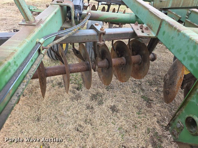 image for item DZ3957 John deere  235 double off-set disk