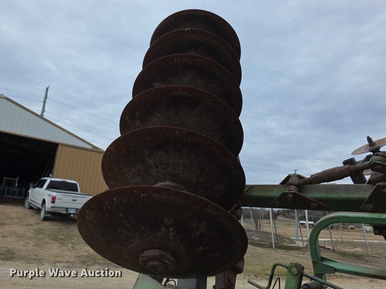 image for item DZ3957 John deere  235 double off-set disk