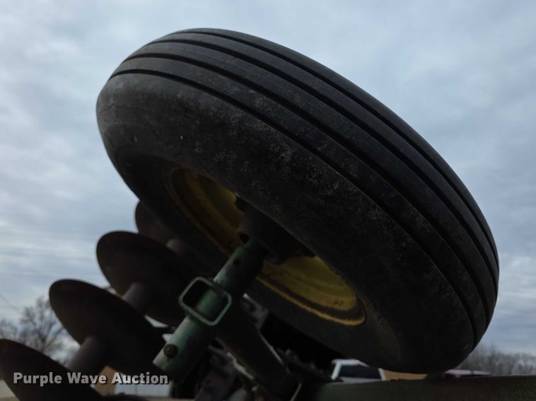 image for item DZ3957 John deere  235 double off-set disk