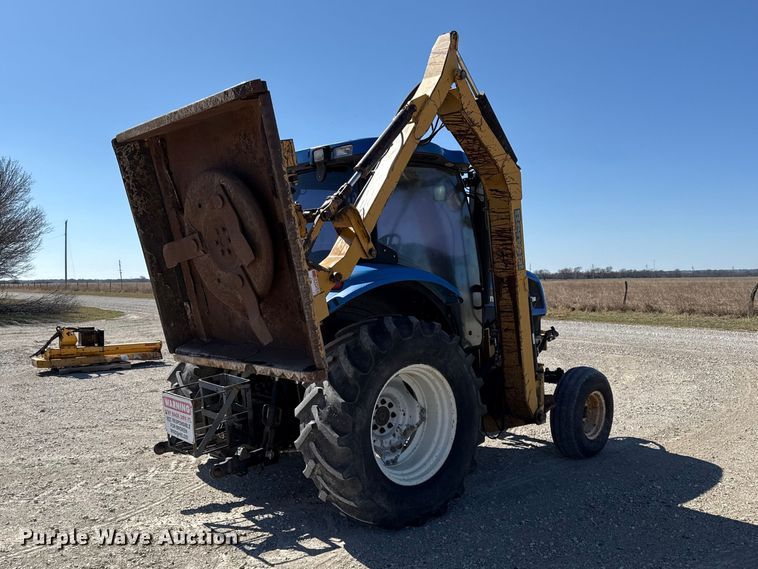 image for item DZ4390 2003 New Holland TS100A tractor