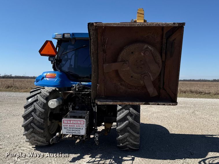 image for item DZ4390 2003 New Holland TS100A tractor