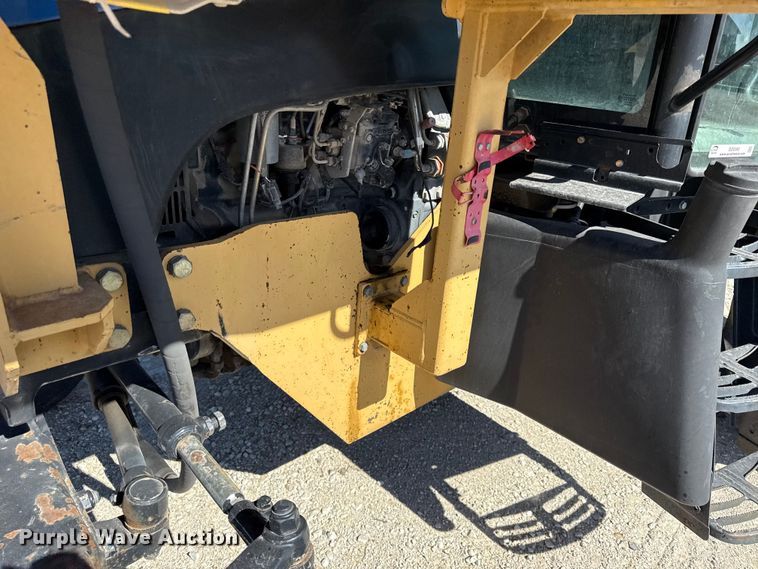 image for item DZ4390 2003 New Holland TS100A tractor