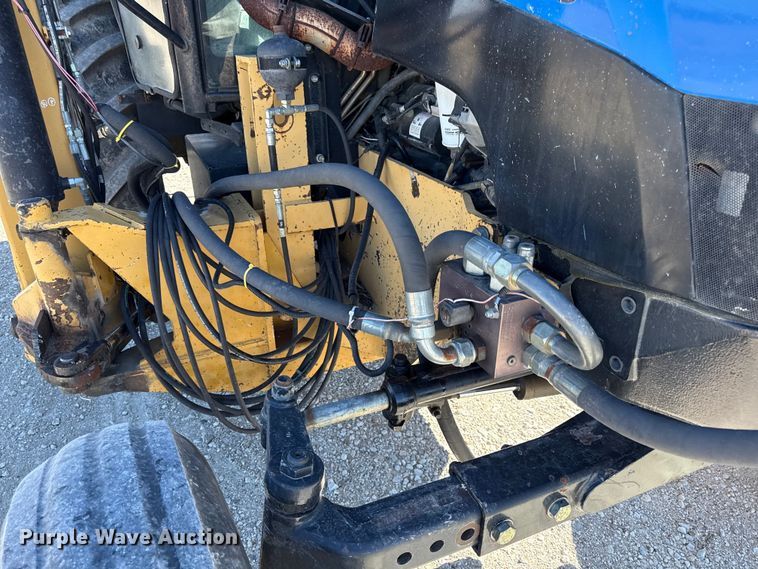 image for item DZ4390 2003 New Holland TS100A tractor