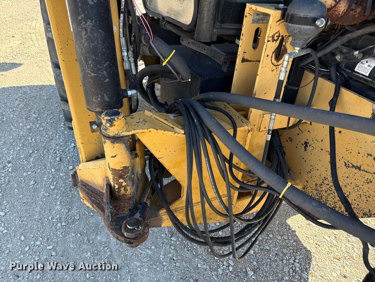 image for item DZ4390 2003 New Holland TS100A tractor