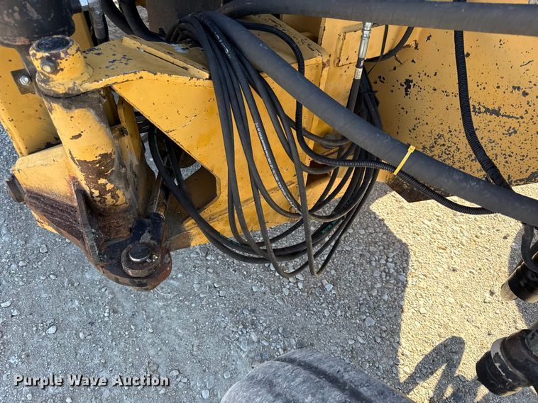 image for item DZ4390 2003 New Holland TS100A tractor