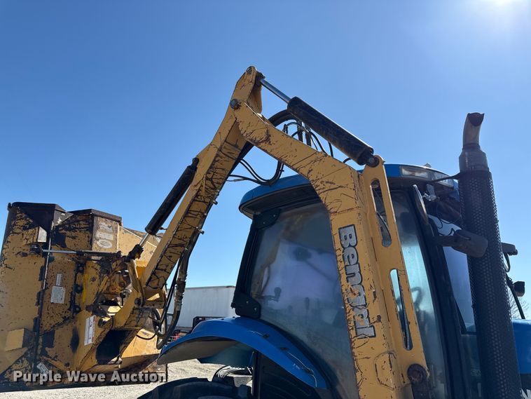 image for item DZ4390 2003 New Holland TS100A tractor