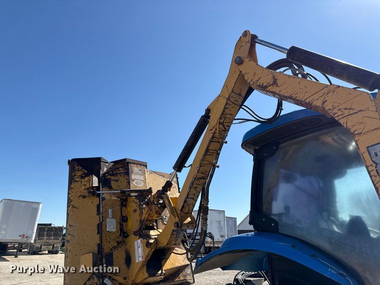 image for item DZ4390 2003 New Holland TS100A tractor