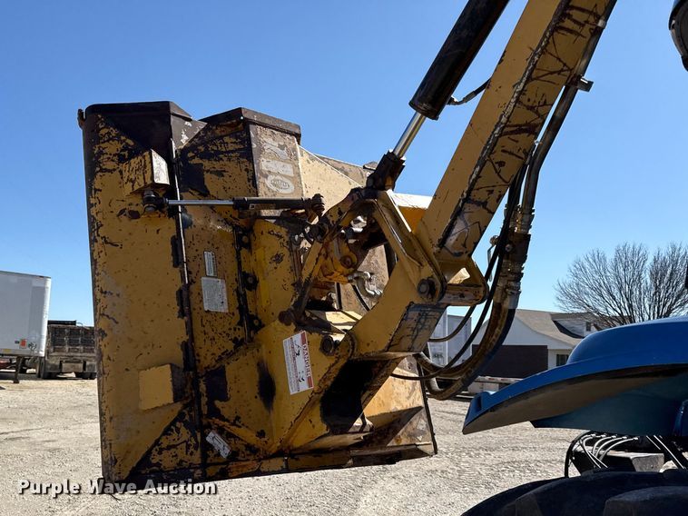 image for item DZ4390 2003 New Holland TS100A tractor