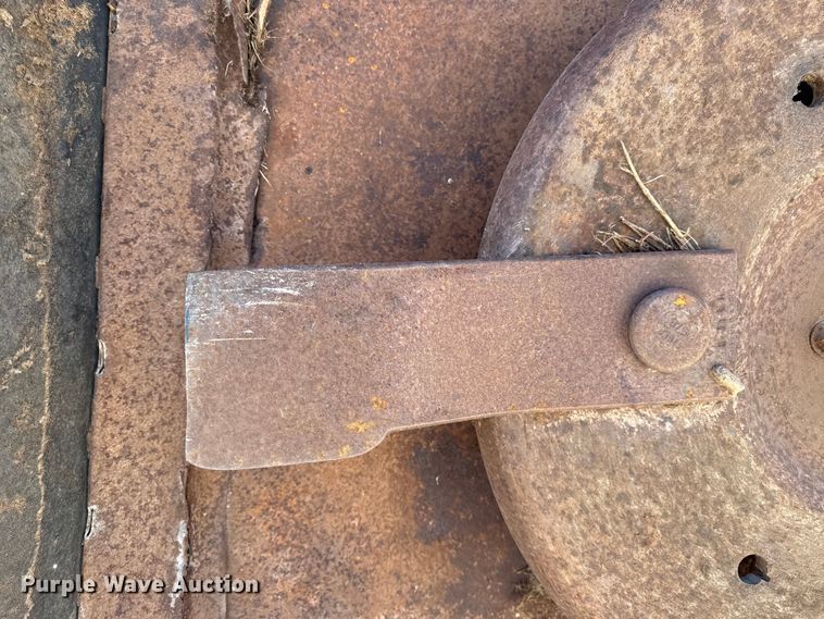 image for item DZ4390 2003 New Holland TS100A tractor