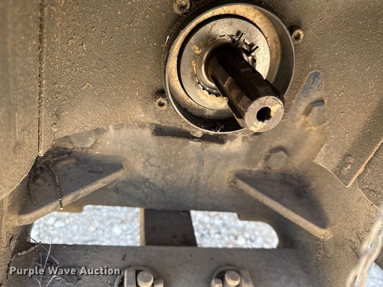 image for item DZ4390 2003 New Holland TS100A tractor