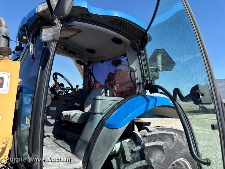 image for item DZ4390 2003 New Holland TS100A tractor
