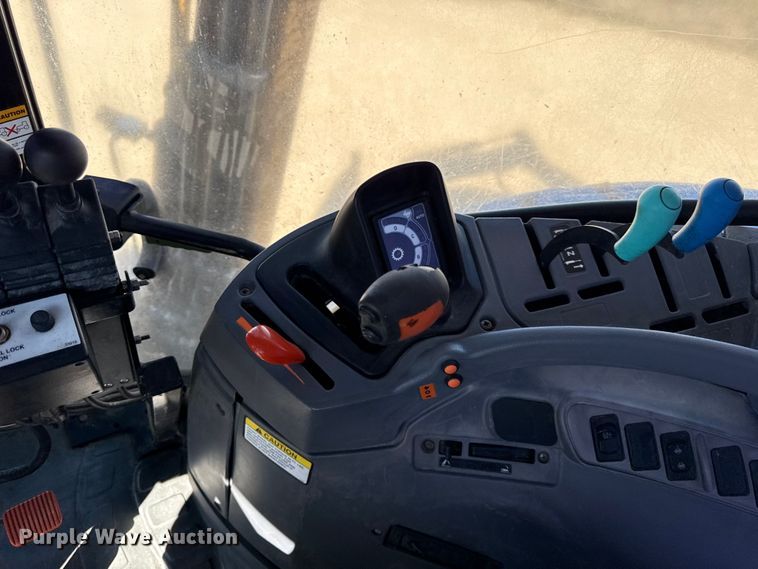 image for item DZ4390 2003 New Holland TS100A tractor