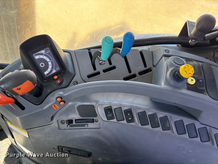 image for item DZ4390 2003 New Holland TS100A tractor