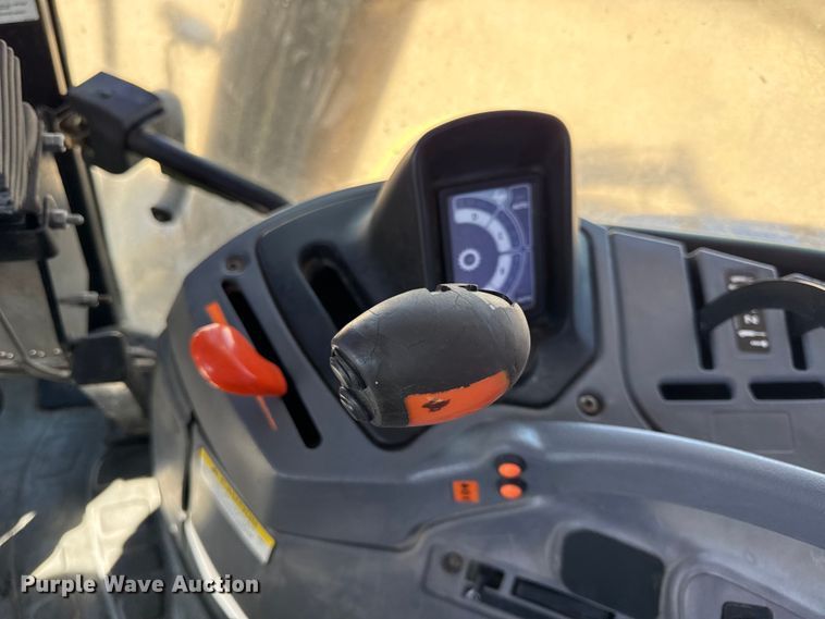 image for item DZ4390 2003 New Holland TS100A tractor