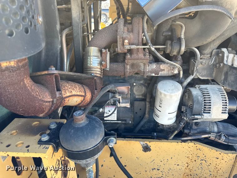 image for item DZ4390 2003 New Holland TS100A tractor