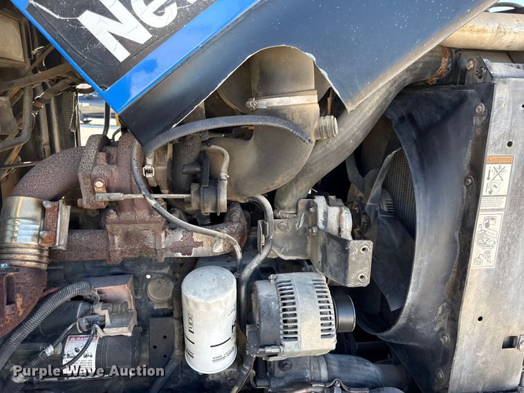 image for item DZ4390 2003 New Holland TS100A tractor