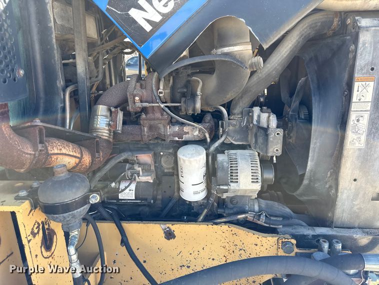 image for item DZ4390 2003 New Holland TS100A tractor