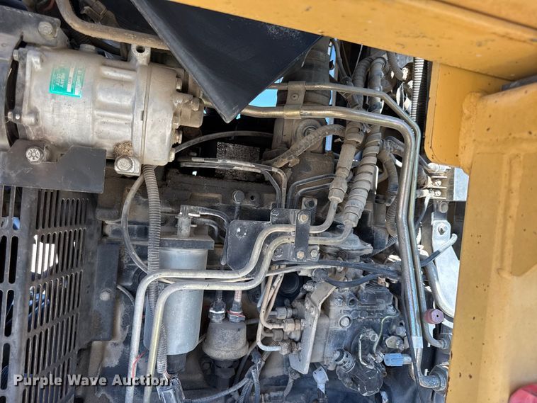 image for item DZ4390 2003 New Holland TS100A tractor