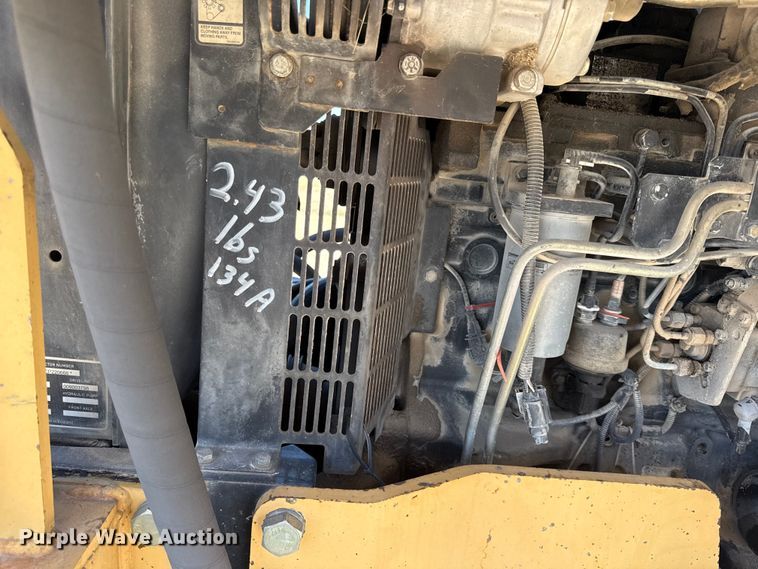 image for item DZ4390 2003 New Holland TS100A tractor