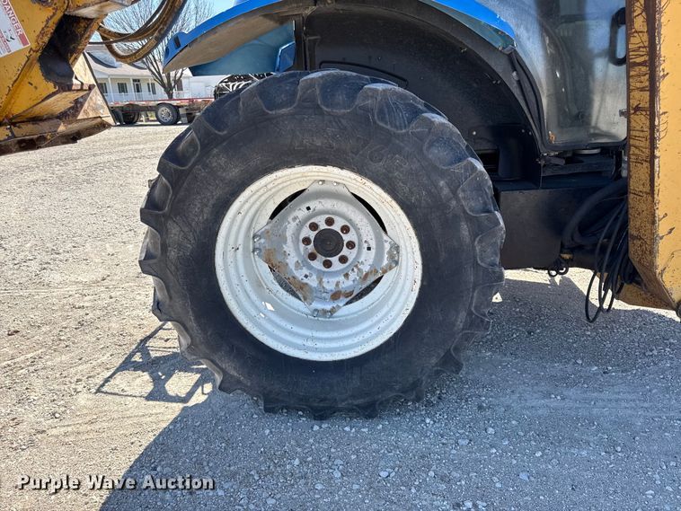 image for item DZ4390 2003 New Holland TS100A tractor