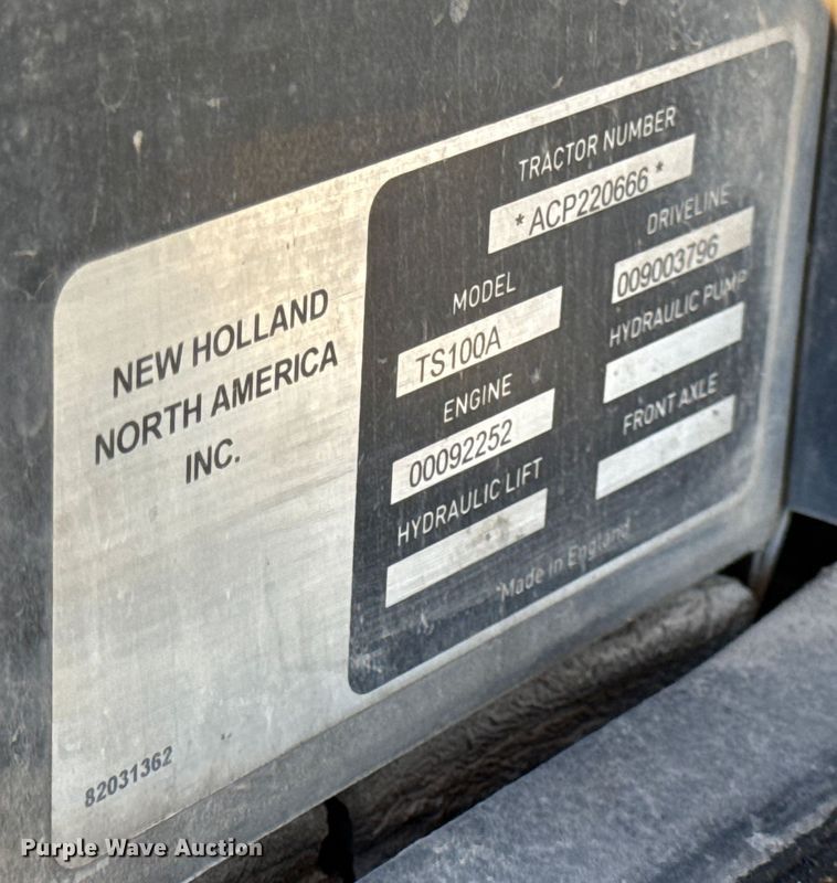 image for item DZ4390 2003 New Holland TS100A tractor