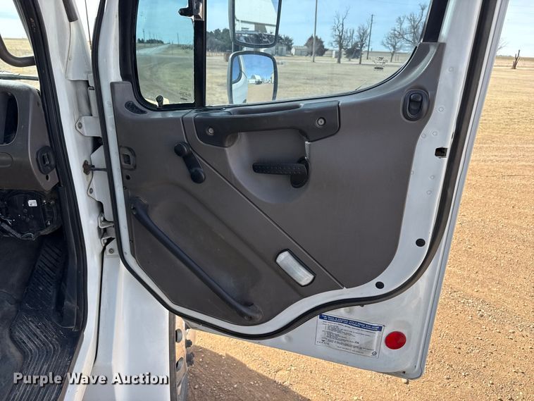 image for item DZ5029 2009 Freightliner Business Class M2 Crew Cab utility / service truck