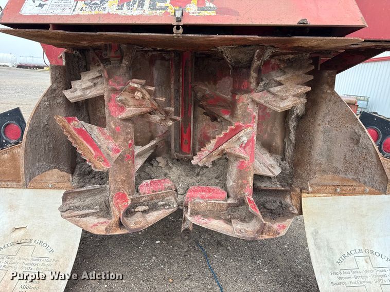 image for item DZ5161 Meyer V-Force 7500 manure spreader