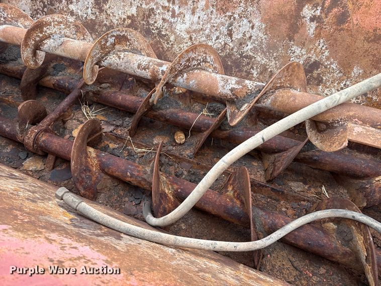 image for item DZ5161 Meyer V-Force 7500 manure spreader