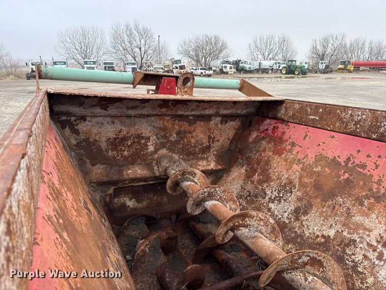 image for item DZ5161 Meyer V-Force 7500 manure spreader