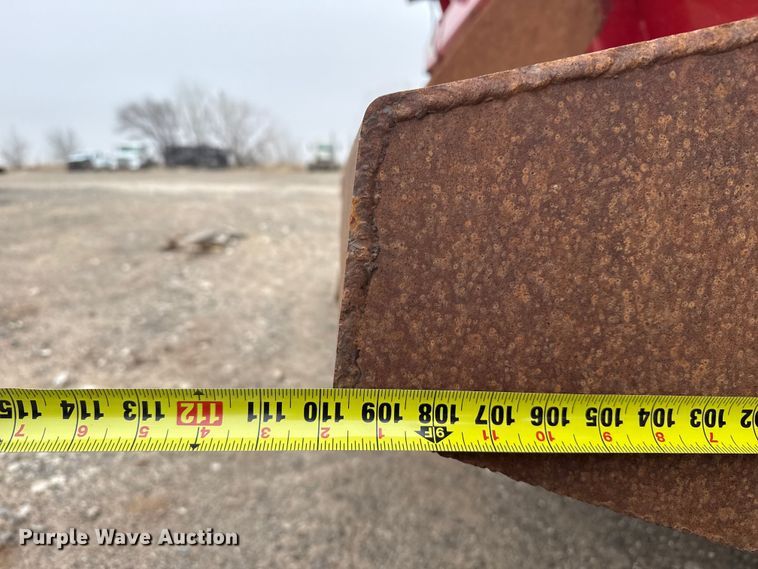 image for item DZ5161 Meyer V-Force 7500 manure spreader