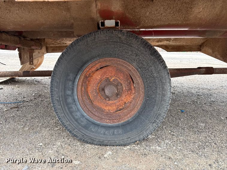 image for item DZ5161 Meyer V-Force 7500 manure spreader