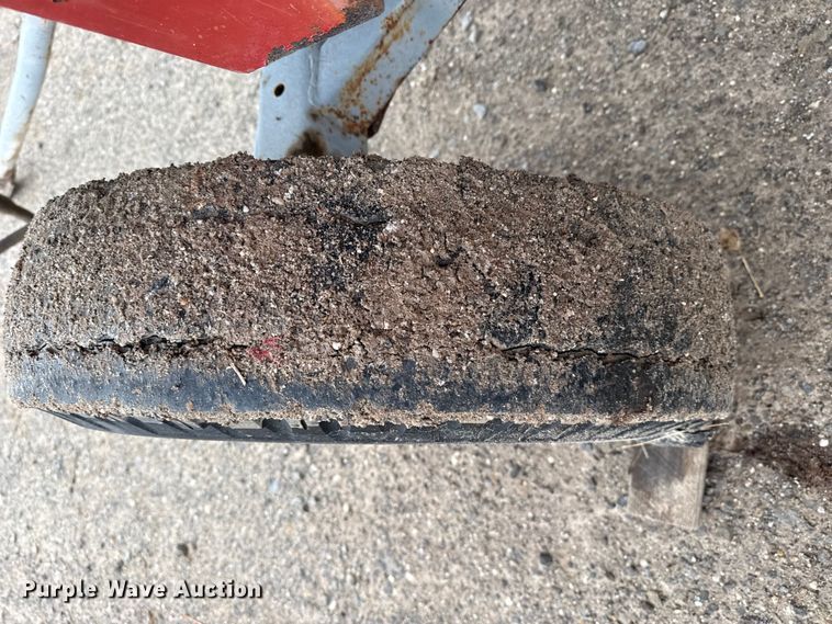 image for item DZ5161 Meyer V-Force 7500 manure spreader