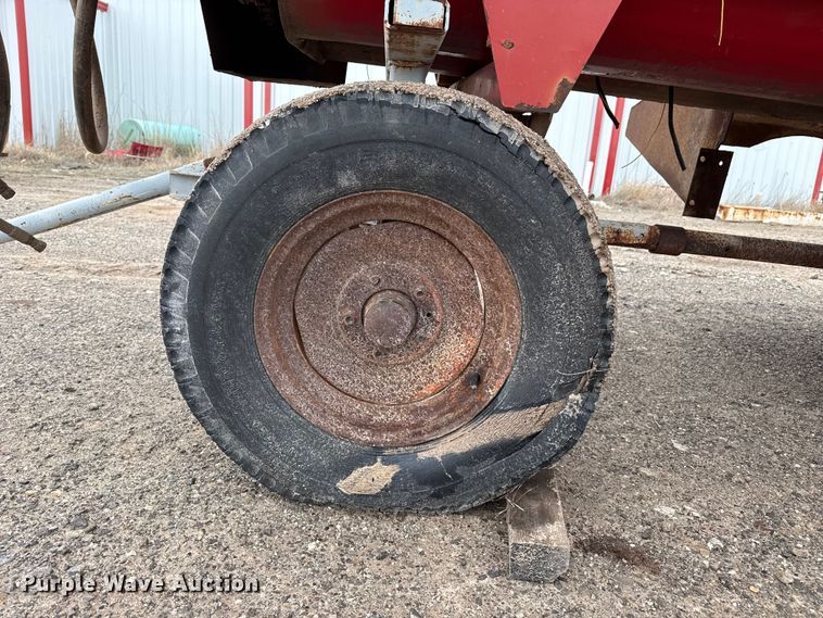 image for item DZ5161 Meyer V-Force 7500 manure spreader