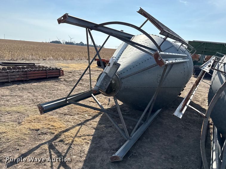 image for item DZ5246 Grain bin
