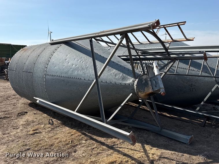 image for item DZ5246 Grain bin