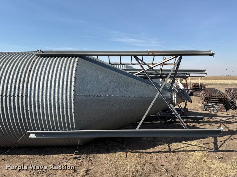 image for item DZ5246 Grain bin