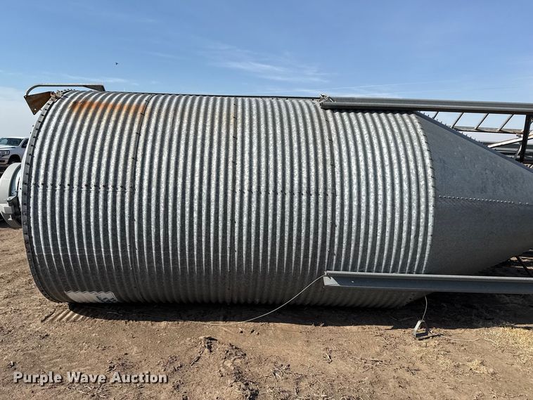 image for item DZ5246 Grain bin