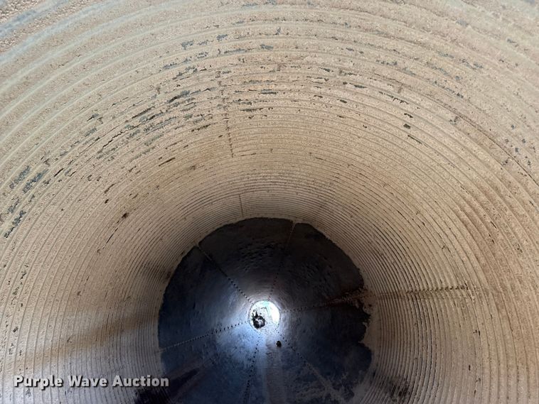 image for item DZ5246 Grain bin