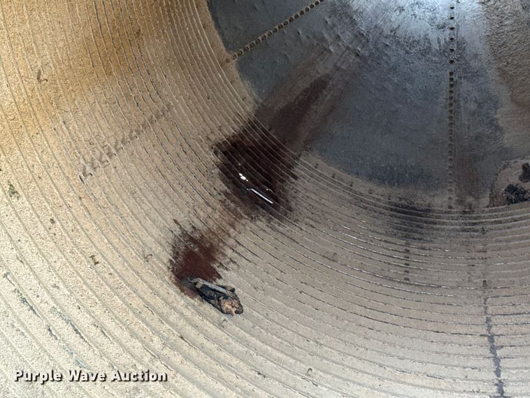 image for item DZ5246 Grain bin