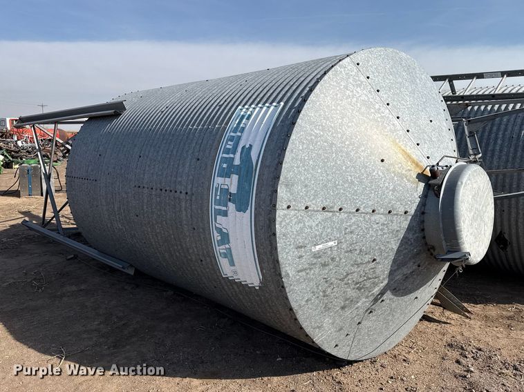 image for item DZ5247 Grain bin