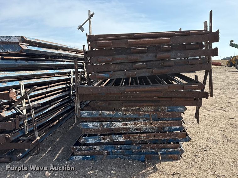 image for item DZ5250 (40) livestock panels