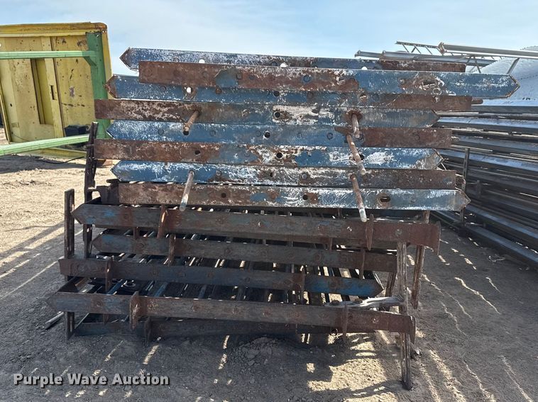 image for item DZ5251 (32) livestock panels