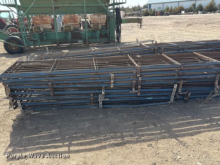 image for item DZ5255 (32) livestock panels