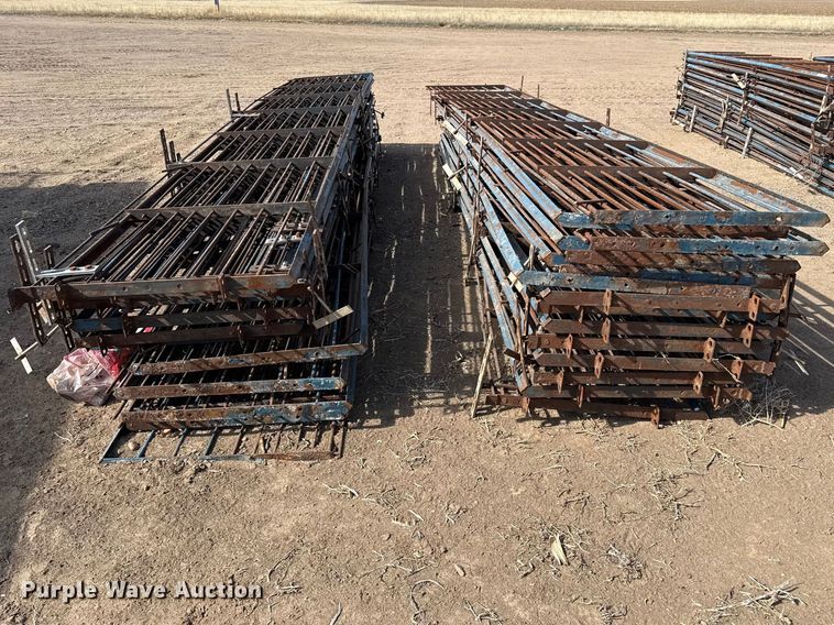image for item DZ5255 (32) livestock panels
