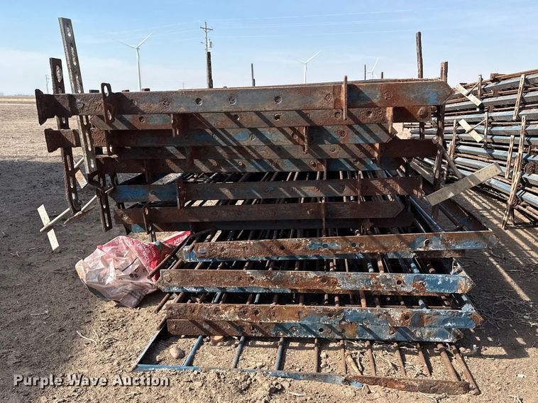 image for item DZ5255 (32) livestock panels