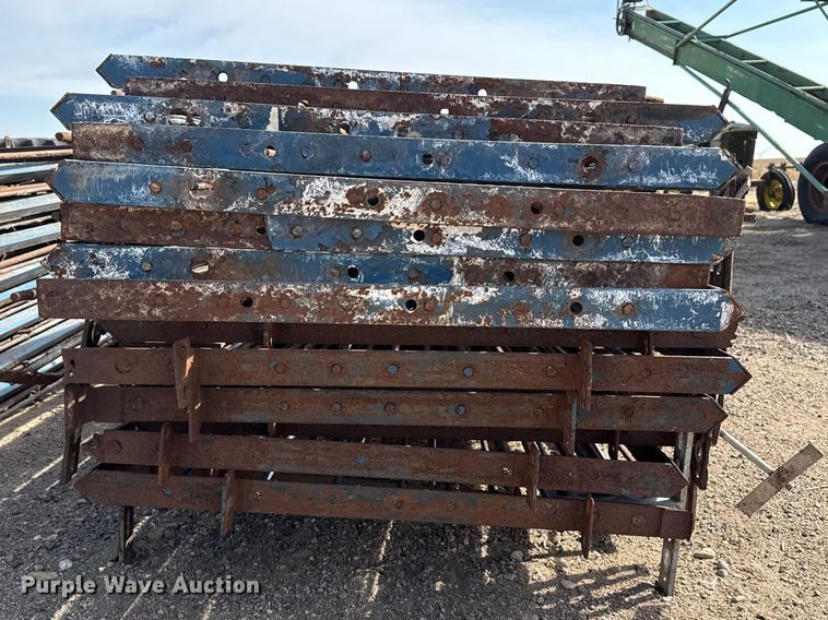 image for item DZ5255 (32) livestock panels