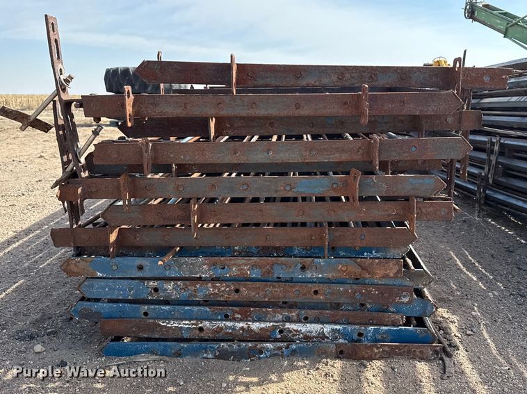 image for item DZ5255 (32) livestock panels