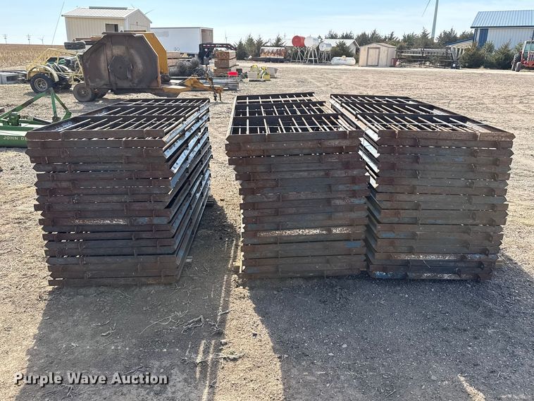 image for item DZ5256 (60) livestock panels