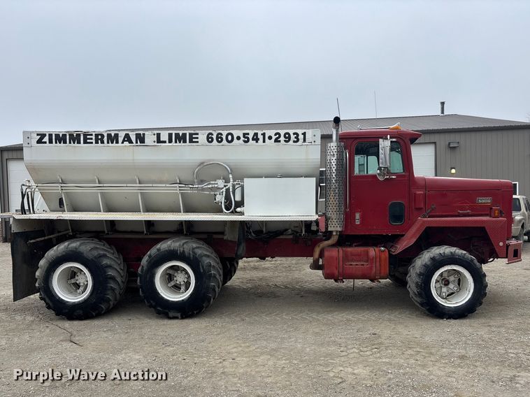 image for item EA4502 1988 International F-5000 spreader truck