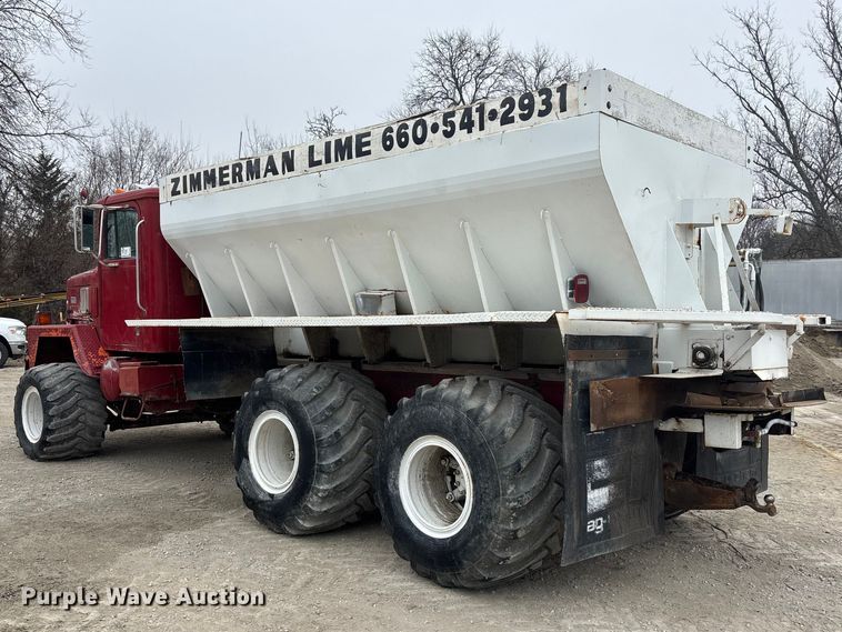 image for item EA4502 1988 International F-5000 spreader truck
